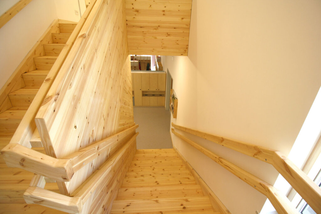 Kindertagesstätte „Stadtspatzen“ in Wismar: Einblasdämmung und Holzrahmenbau mit URSA Mineralwolle