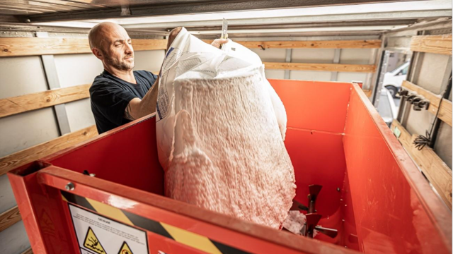 Smart insulation with efficient logistics